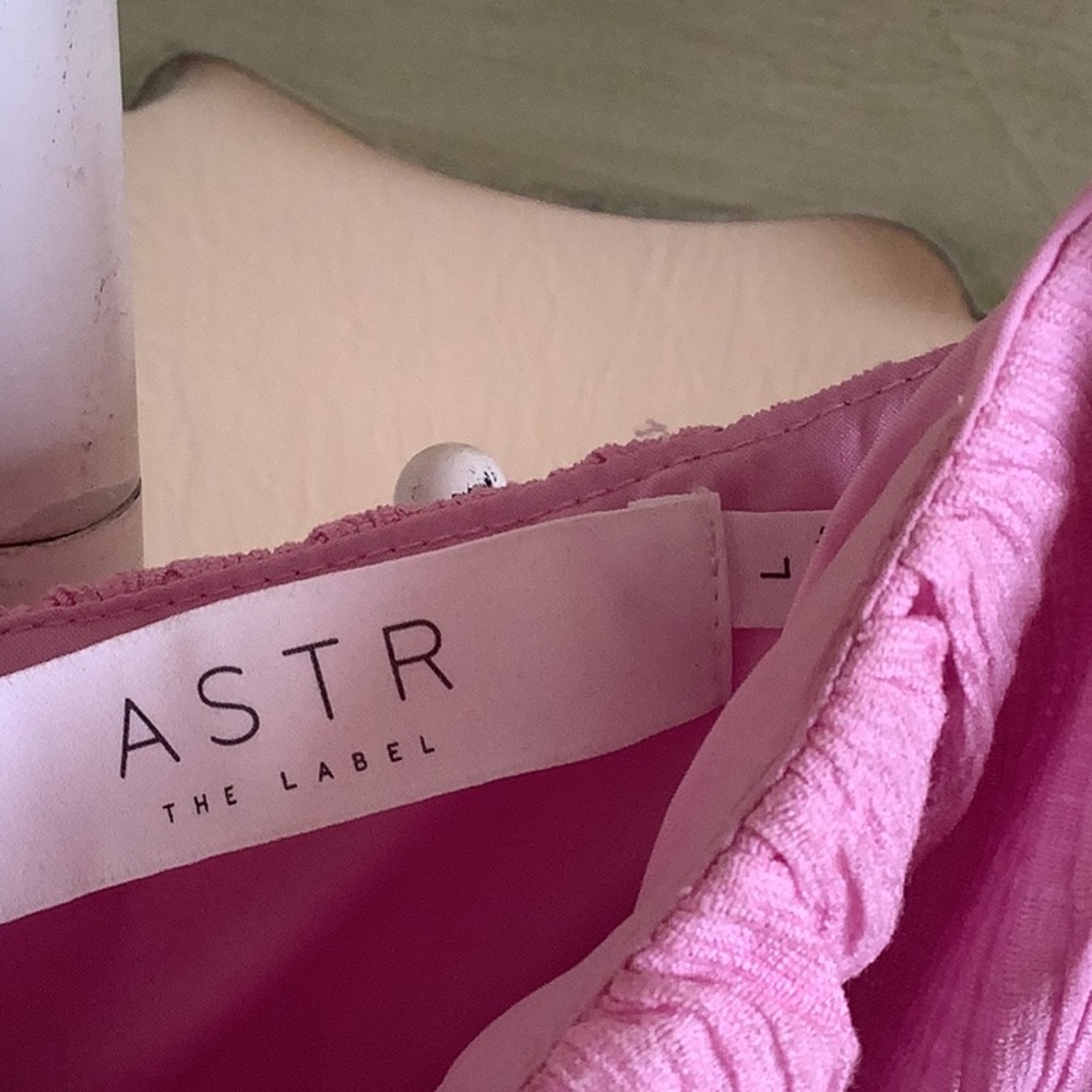 Gorgeous ASTR the Label Dress 💕💕💕💜 - Picture 5 of 9